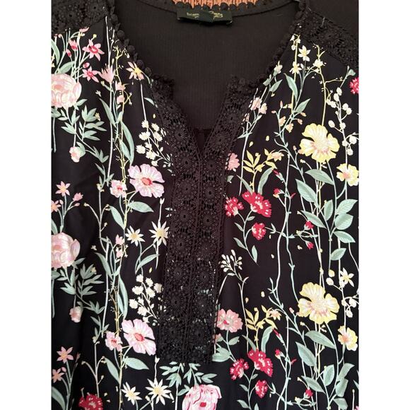 Suzanne Betro Black Floral Long Sleeve Ribbed Tunic with Lace Neck Size Small - Picture 2 of 4